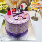 Make-up kit cake 5