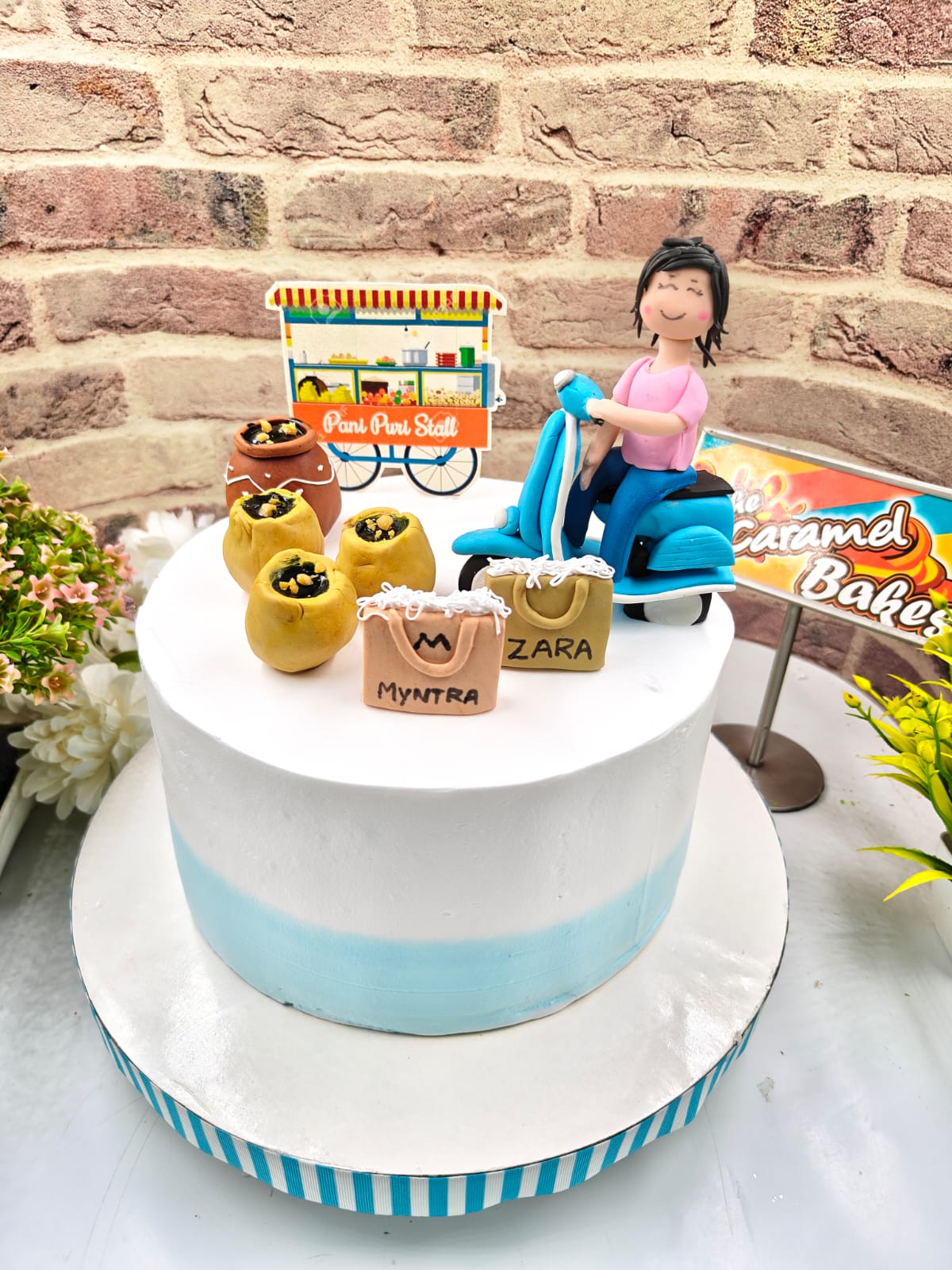 Girl Shopping cake1