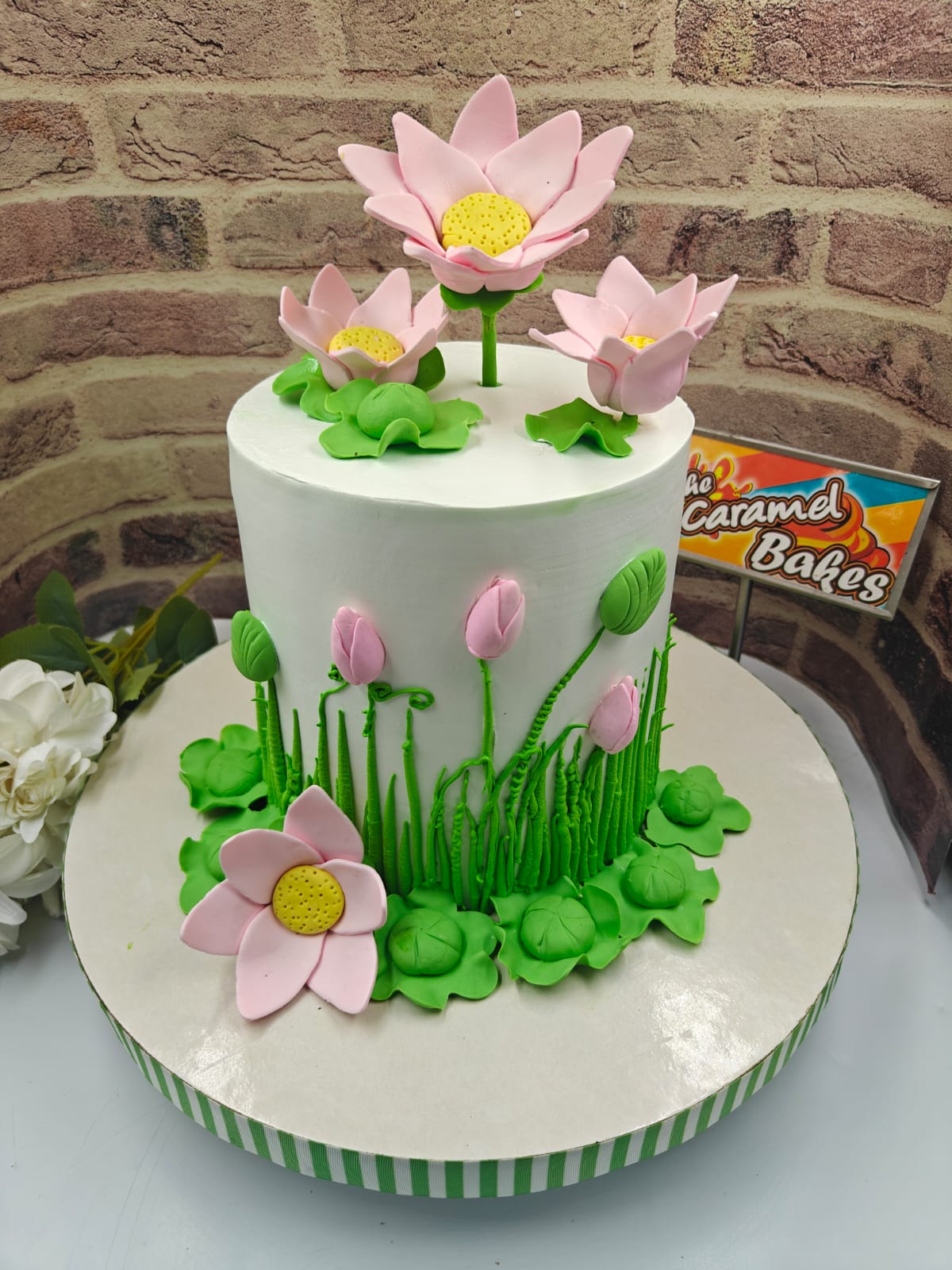 Floral theme cake1